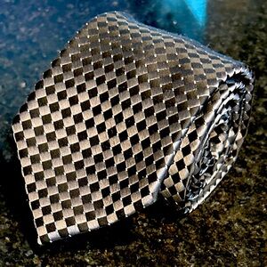 CROFT & BARROW Tie • Black & Gray Diamonds • 59”L x 3.5”W